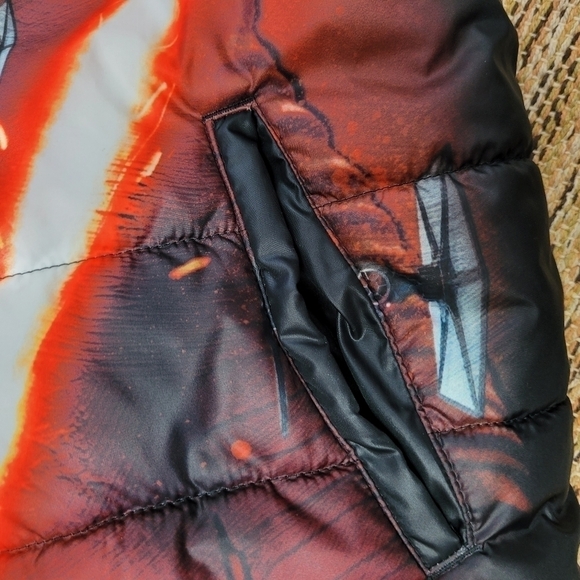 ADIDAS X Star Wars Winter Puffer - Picture 2 of 11